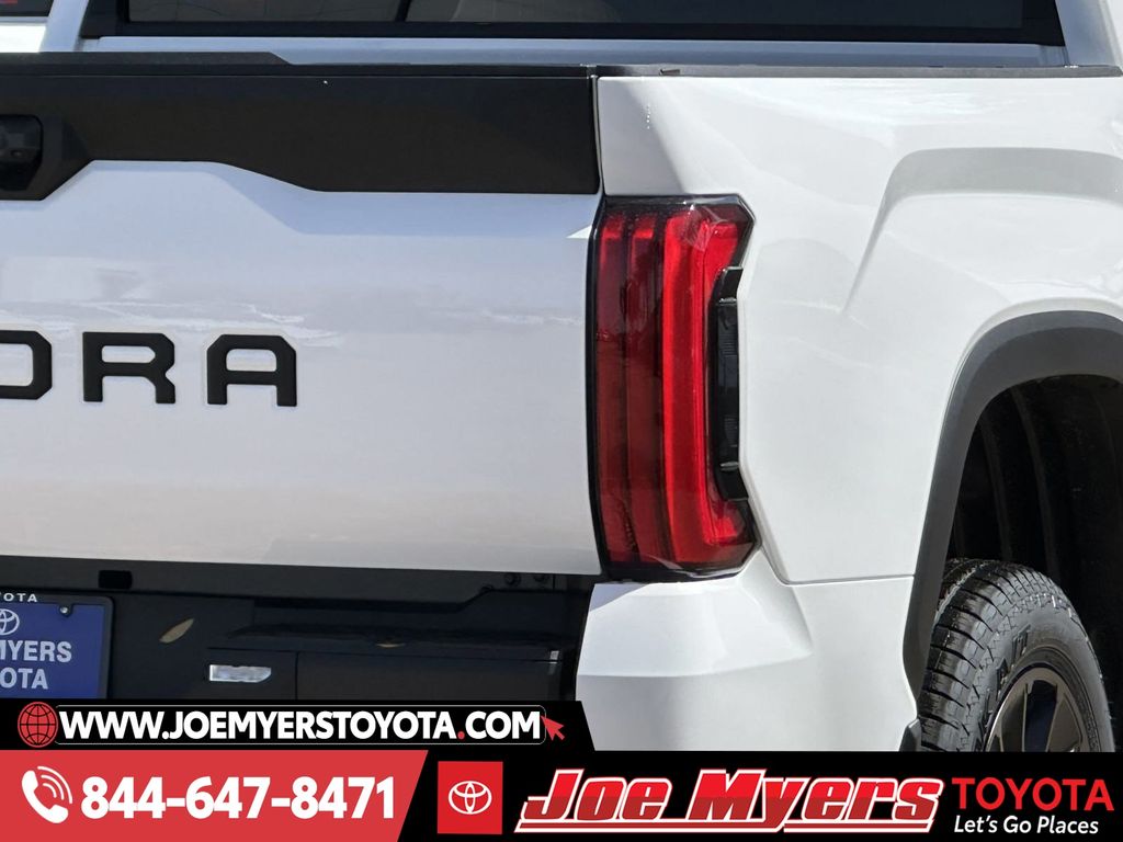 2025 Toyota Tundra SR5 - Photo 7
