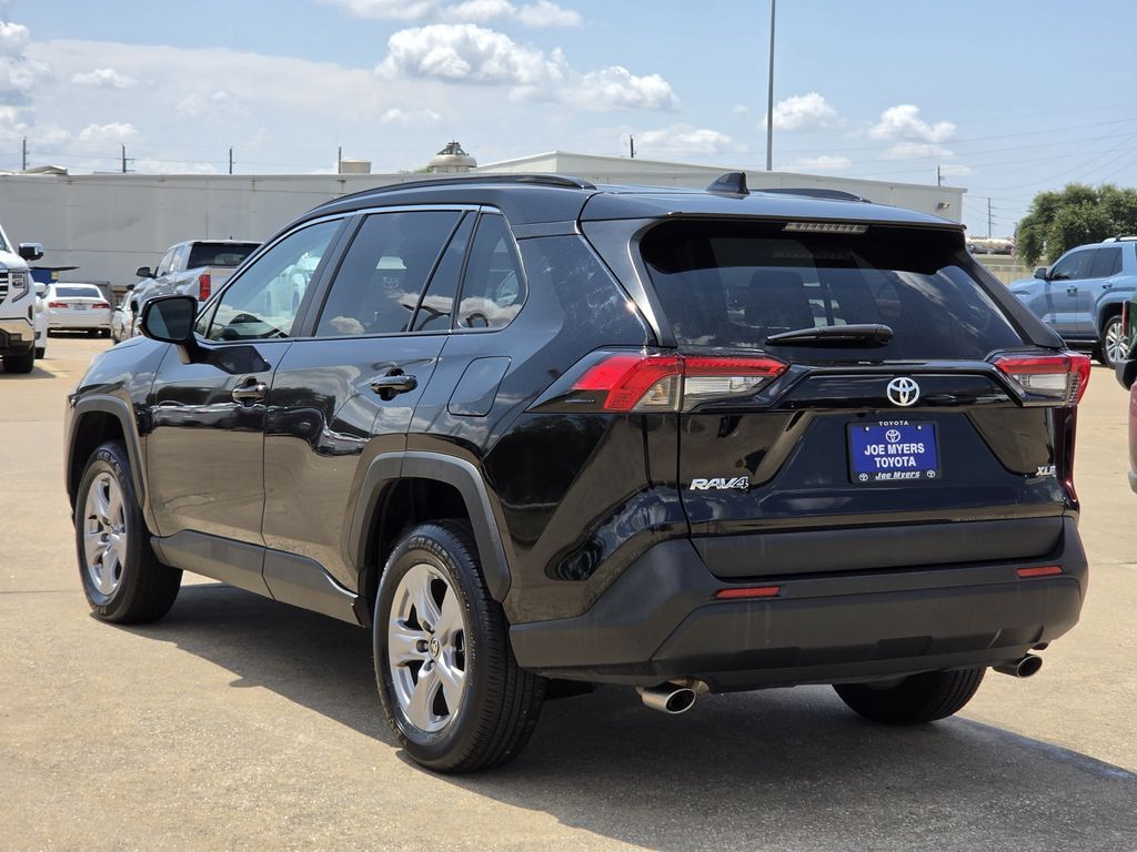 Used 2025 Midnight Black Metallic Toyota XLE image 7