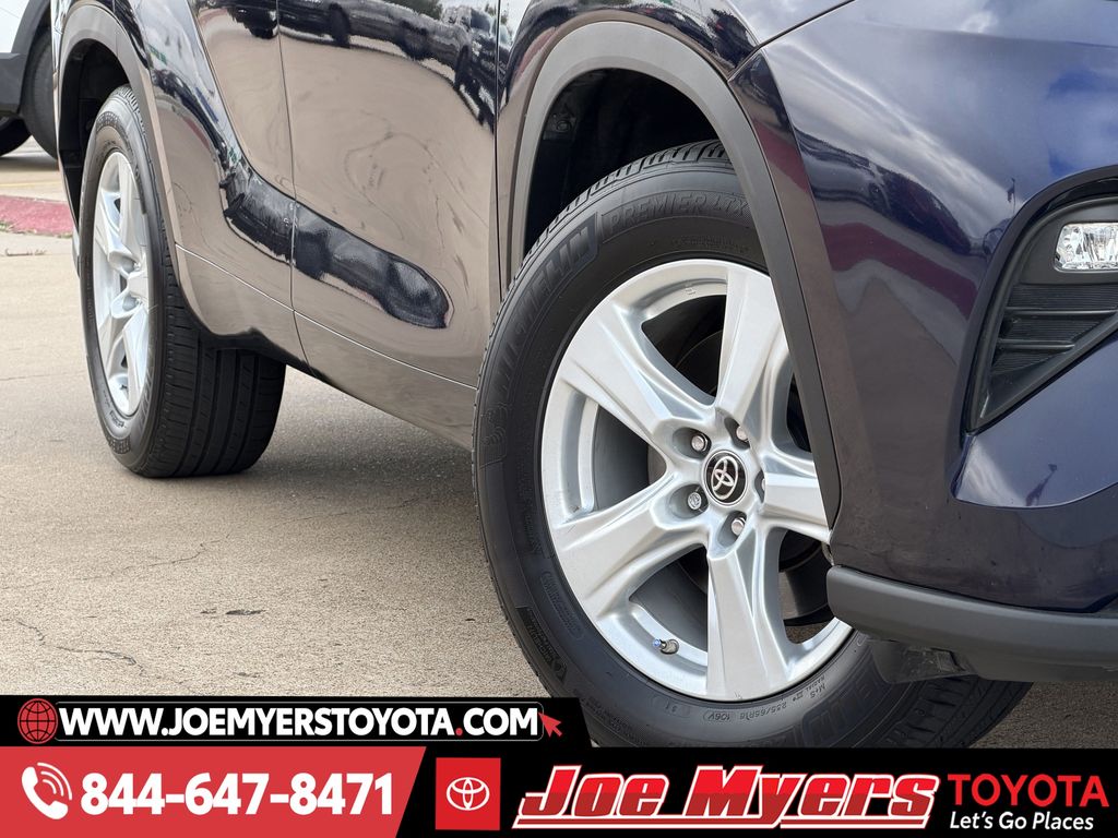 Used 2025 Blueprint Toyota LE image 12