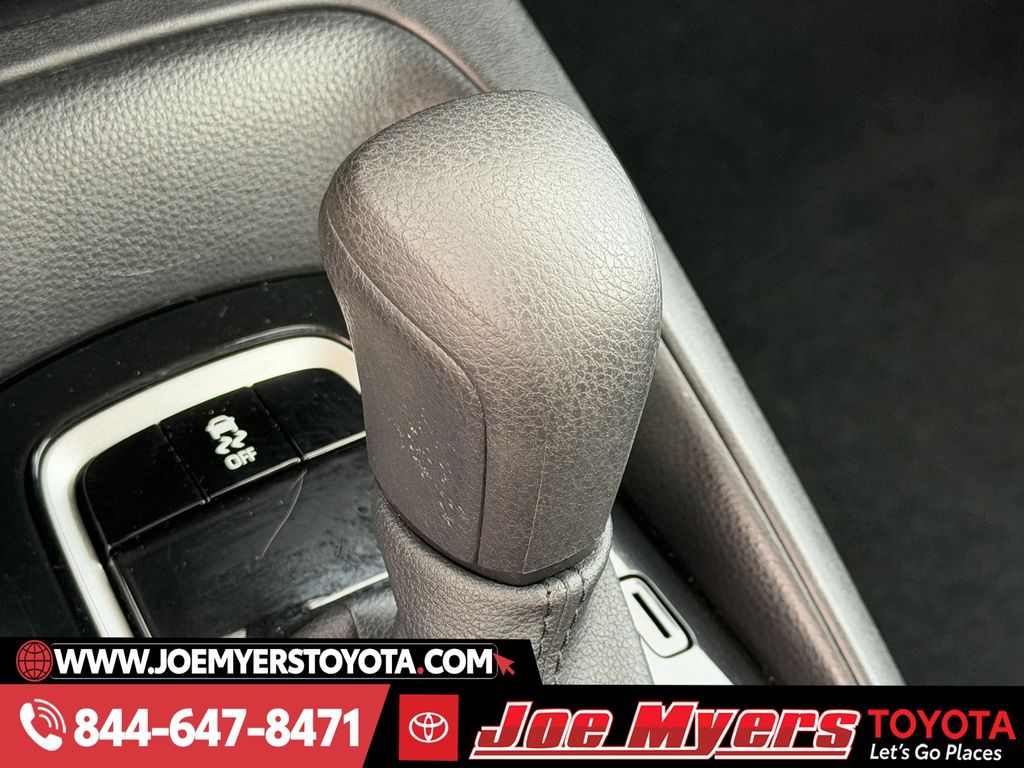 Used 2025 Ice Cap Toyota LE image 24