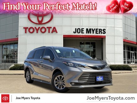 2026 Toyota Sienna XLE 8 Passenger Van Passenger Van