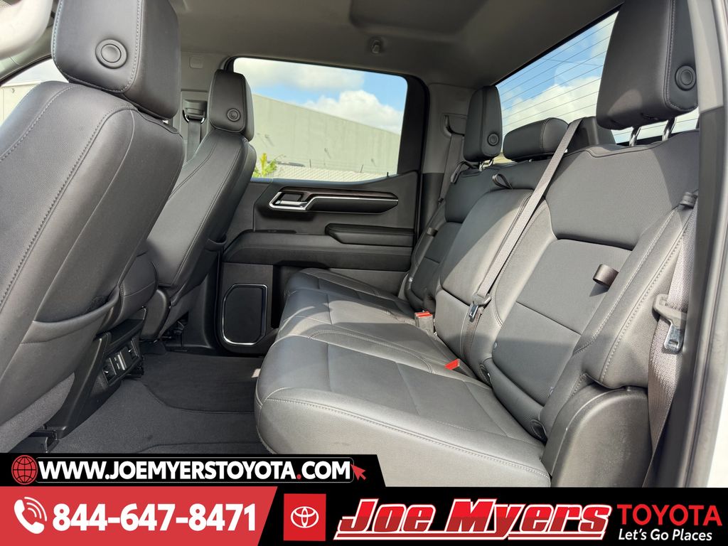 Used 2024 Summit White GMC SLT image 30