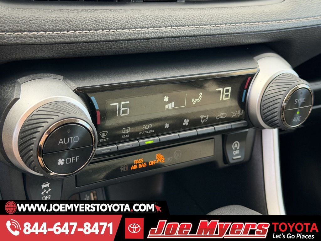 Used 2025 Silver Sky Metallic Toyota XLE image 20