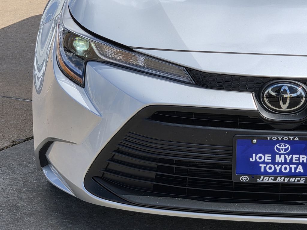 Used 2026 Classic Silver Metallic Toyota LE image 5