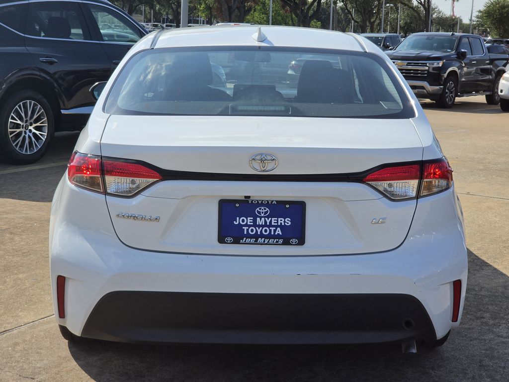 Used 2025 Ice Toyota LE image 8