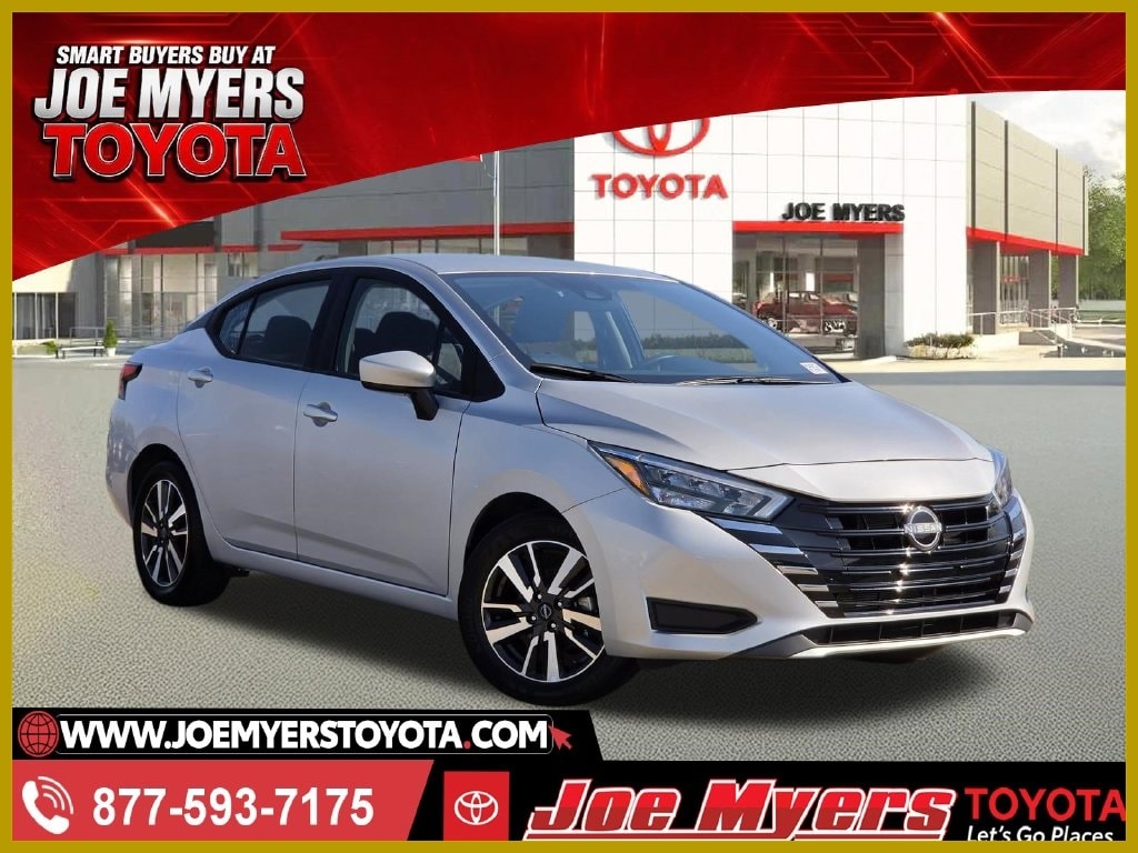 Brilliant Silver Metallic 2025 Nissan Versa Sedan Front-Wheel Drive Continuously Variable Transmission