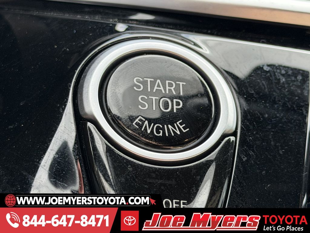 Used 2023 Black Sapphire Metallic BMW 530i image 21