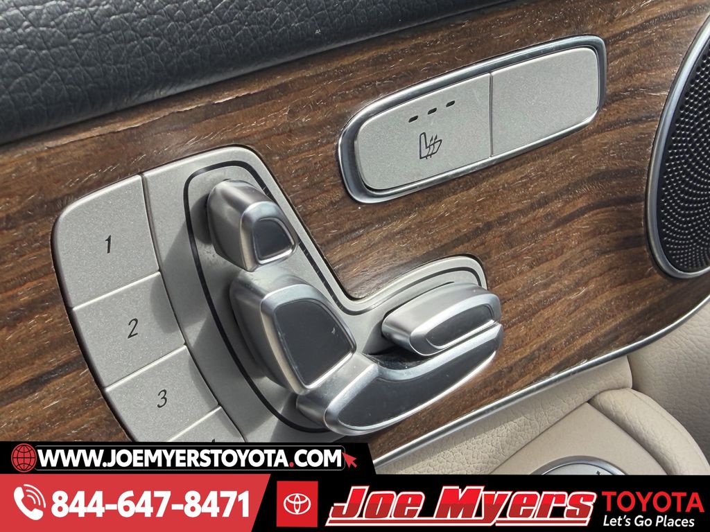 Used 2021 Polar White Mercedes-Benz GLC 300 image 29