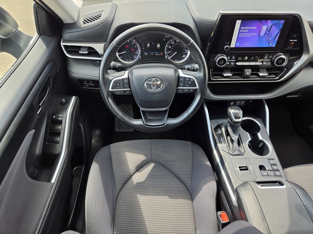 Used 2025 Magnetic Gray Metallic Toyota LE image 14