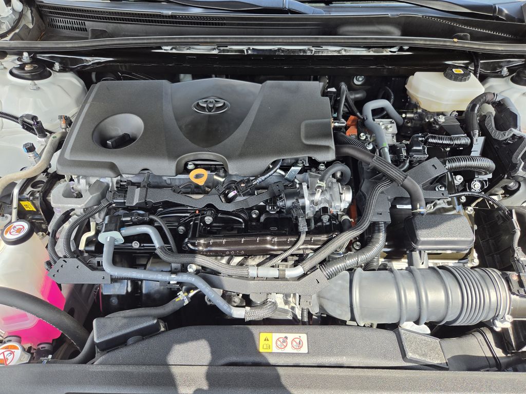 Used 2025 Ice Toyota LE image 30