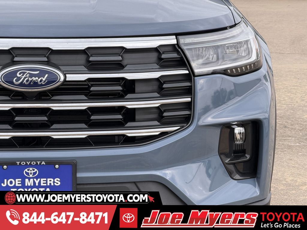 Used 2025 Vapor Blue Metallic Ford Active image 4