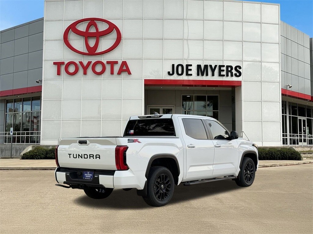 2026 Toyota Tundra SR5 CrewMax photo 4