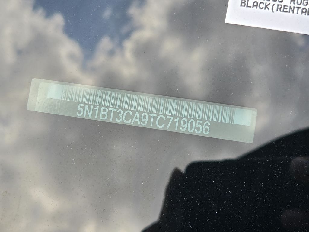 Used 2026 Super Black Nissan SL image 31