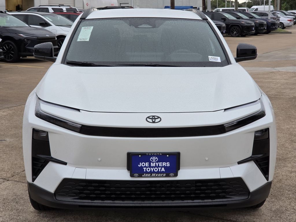 New 2026 Wind Chill Pearl Toyota SE image 3