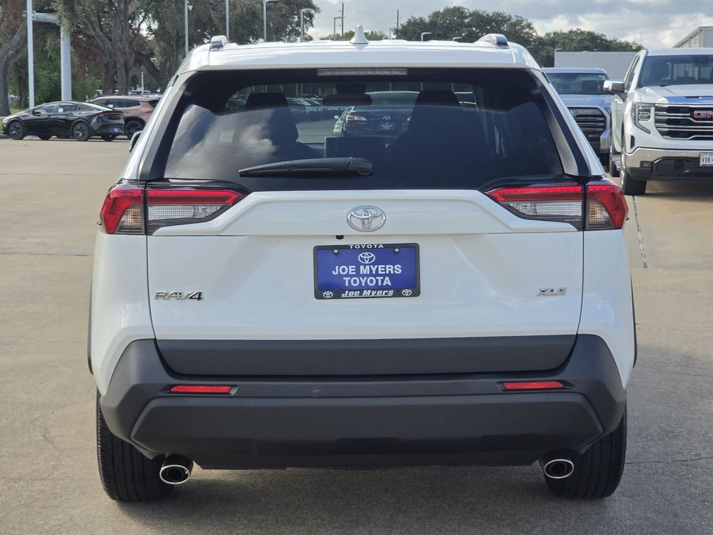 Used 2025 Ice Toyota XLE image 8