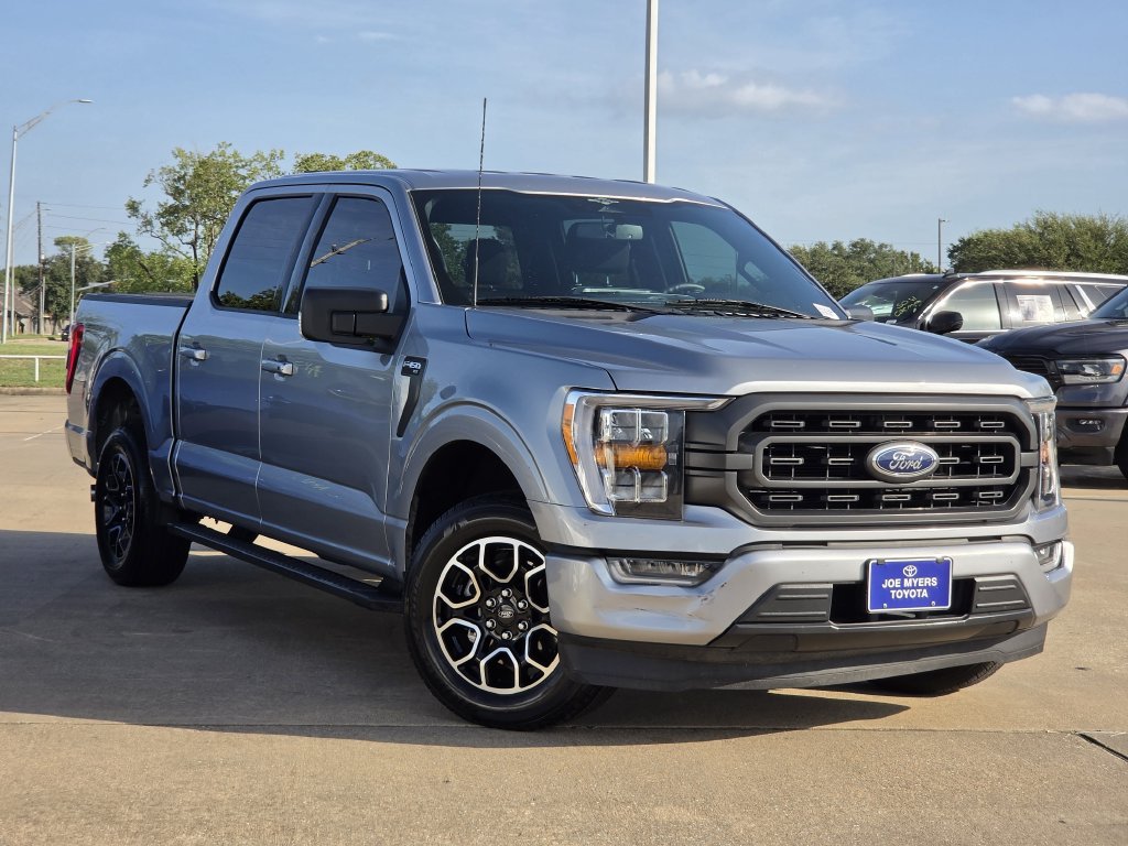 Used 2023 Iconic Silver Metallic Ford XLT image 2