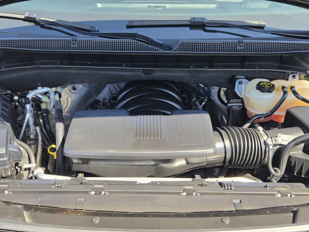 Used 2025 Black Chevrolet LT image 30