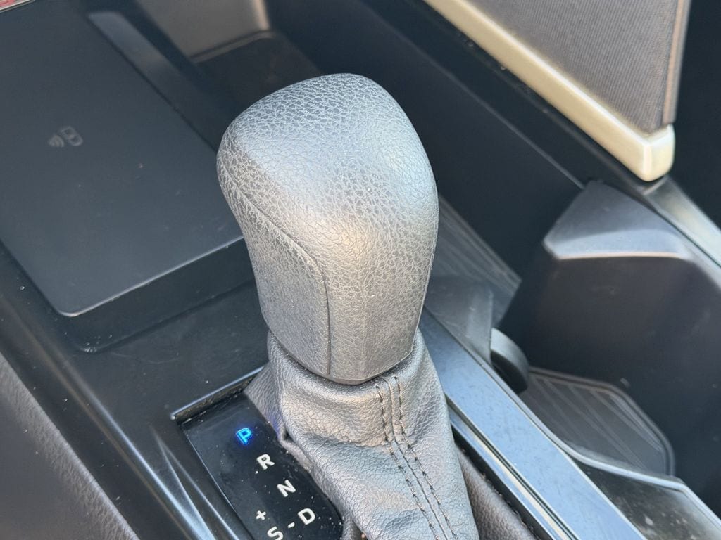 2025 Toyota Camry LE - Photo 21