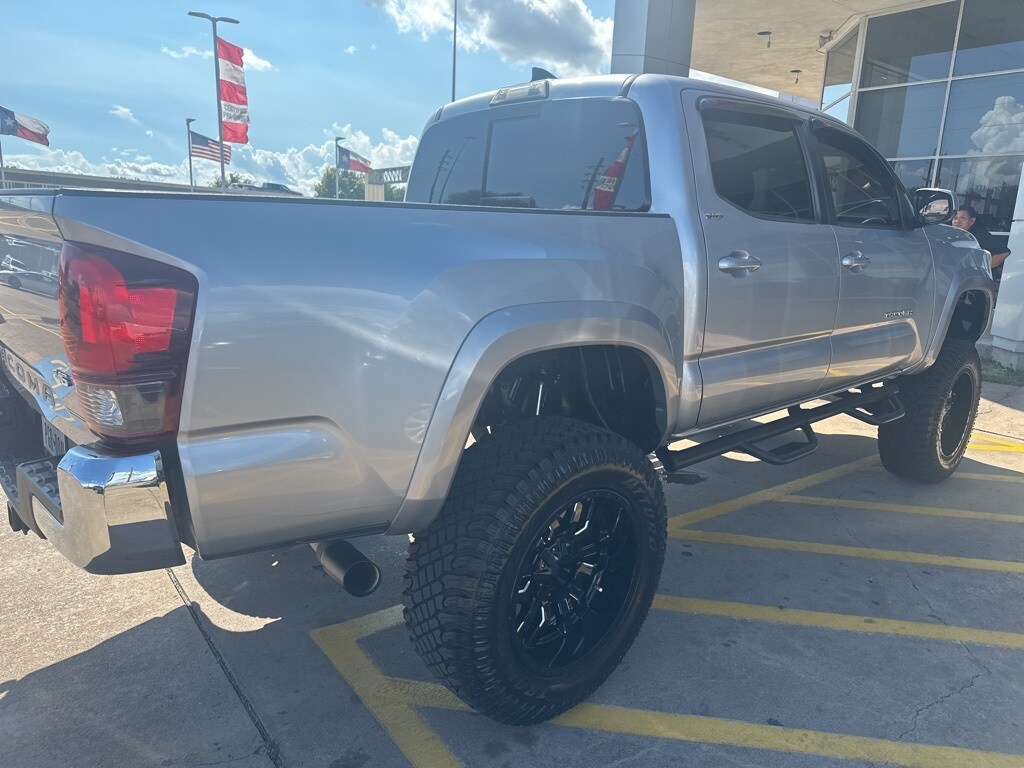 2018 Toyota Tacoma SR5 photo 4