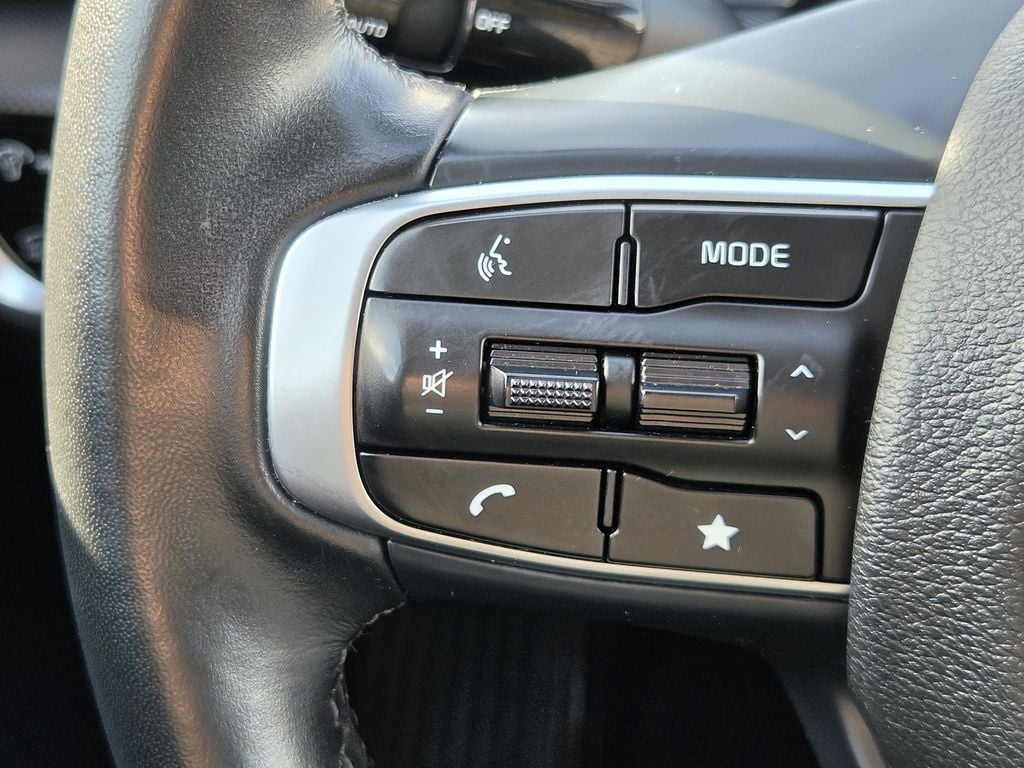 Used 2025 Glacial White Pearl Kia SX-Prestige image 23