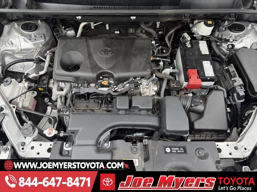 Used 2022 Silver Sky Metallic Toyota XLE Premium image 32