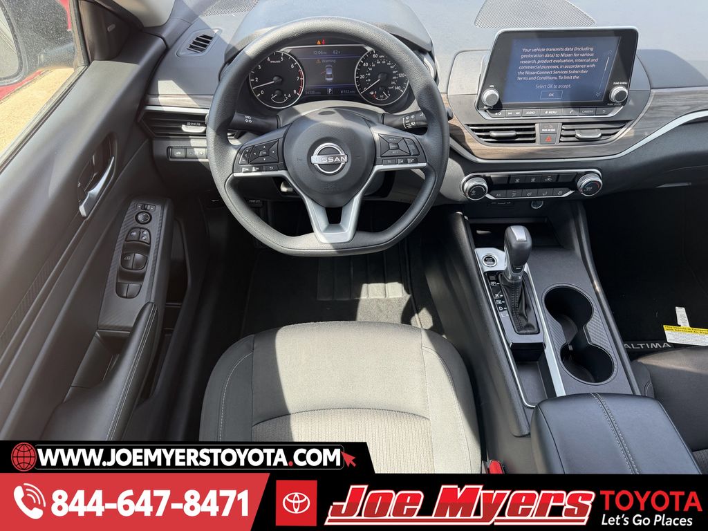 Used 2025 Gun Metallic Nissan 2.5 SV image 13