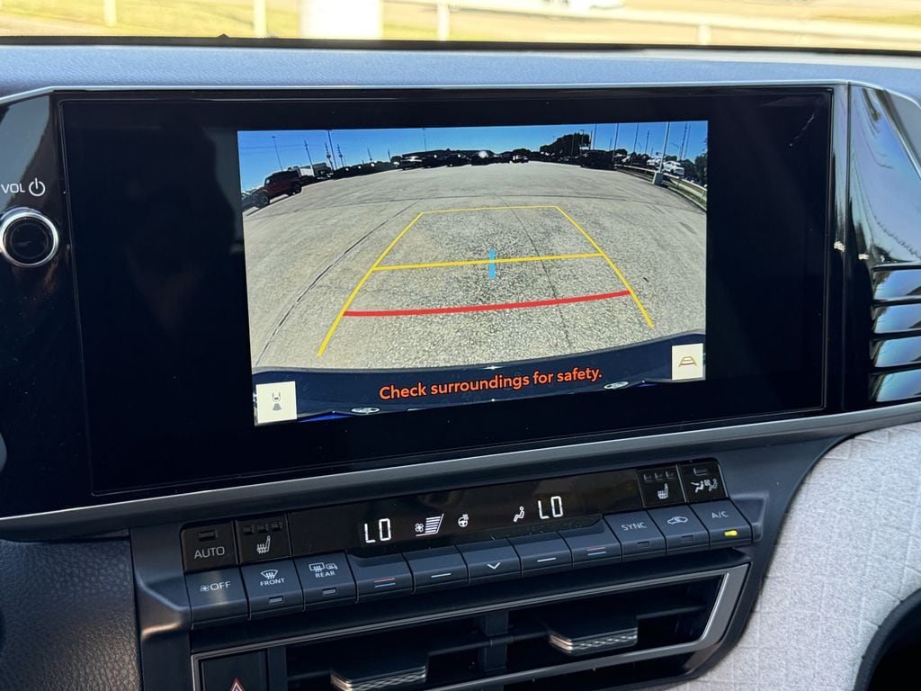 2026 Toyota Camry XLE - Photo 13