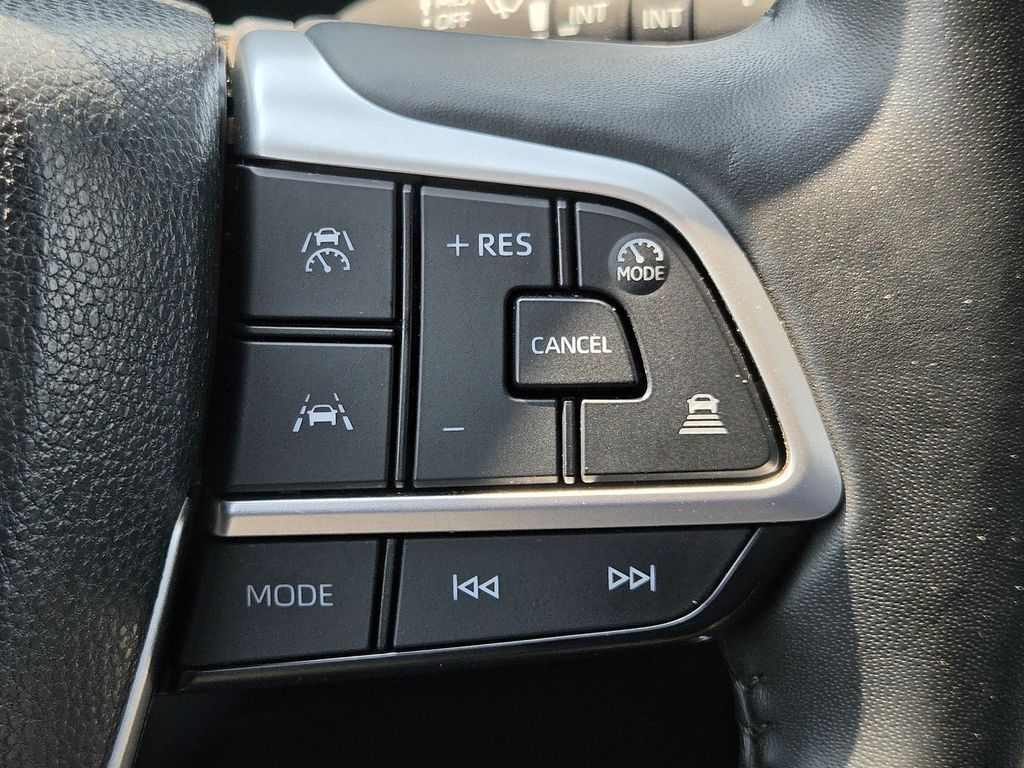 Used 2025 Midnight Black Metallic Toyota XLE image 23