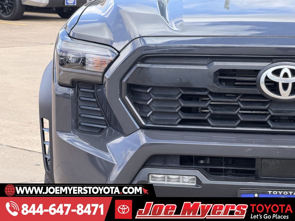 Used 2025 Underground Toyota SR5 image 5