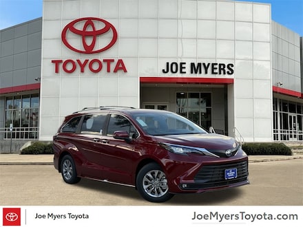 2025 Toyota Sienna XLE 8 Passenger Van Passenger Van