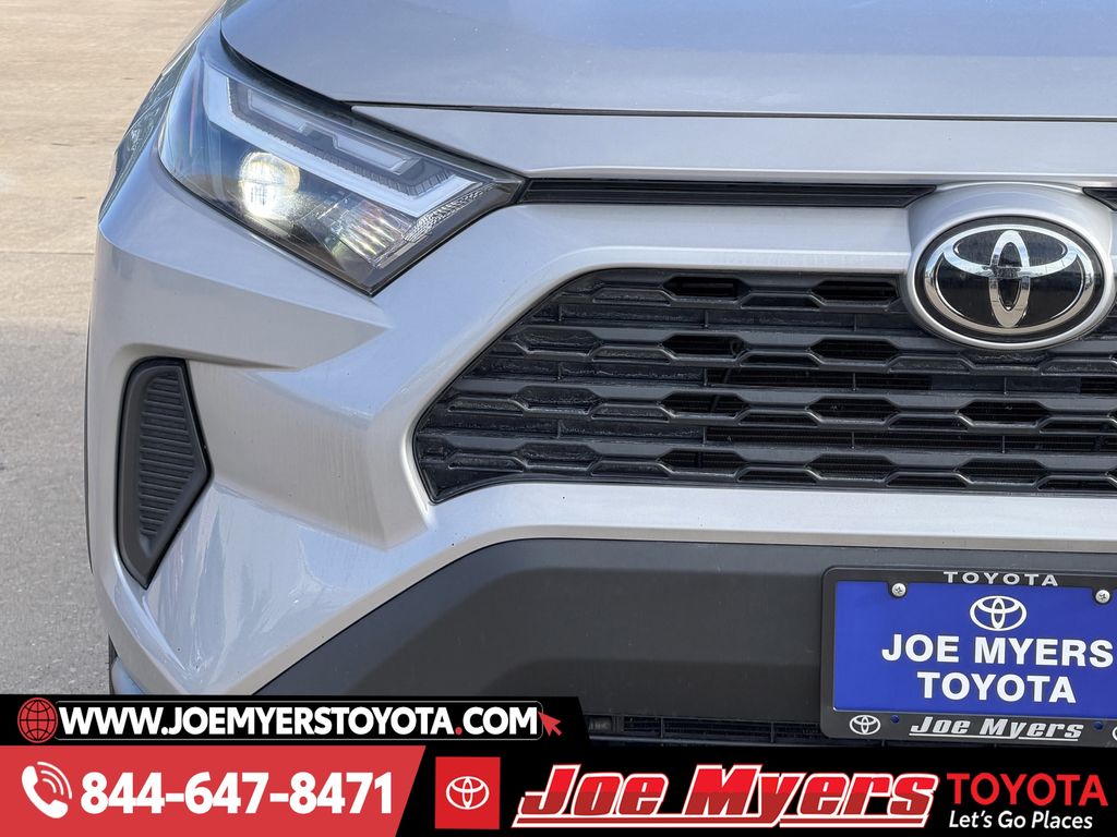 Used 2023 Silver Sky Metallic Toyota XLE image 5
