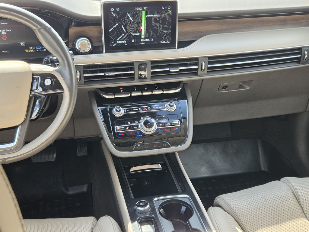 Used 2022 Radiance Metallic Lincoln Grand Touring image 16