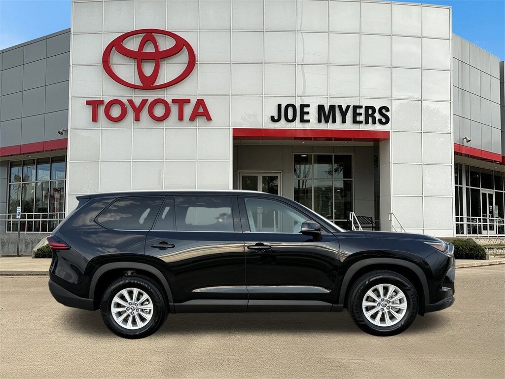 2025 Toyota Grand Highlander XLE photo 3