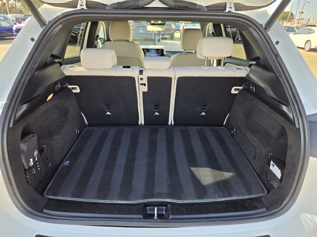 Used 2025 White Mercedes-Benz GLA 250 image 29