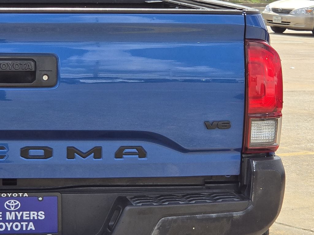 Used 2018 Blazing Blue Toyota TRD Off-Road image 9