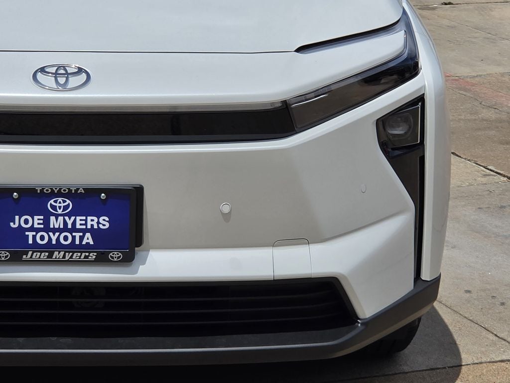New 2026 Wind Chill Pearl Toyota XLE image 4