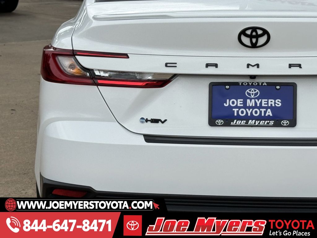 New 2026 Ice Cap Toyota SE image 10