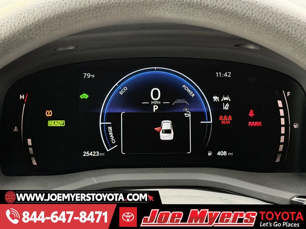 Used 2025 Ice Cap Toyota LE image 16