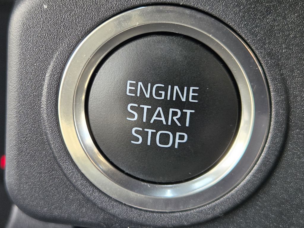 Used 2025 Ice Toyota SR5 image 21