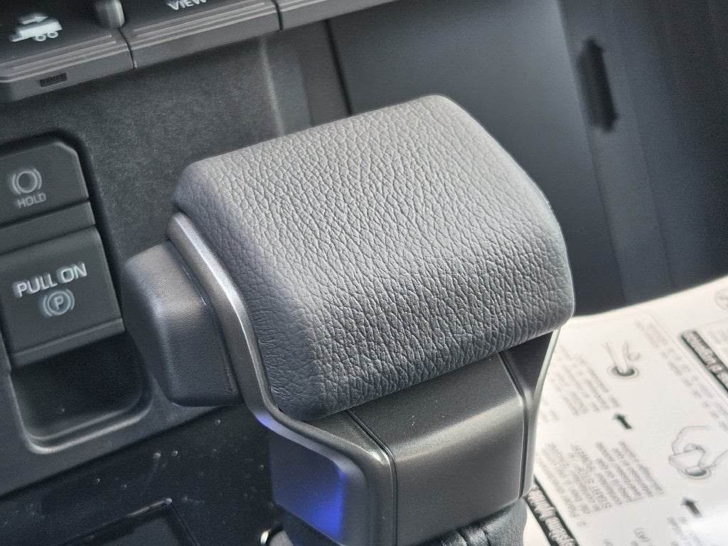 New 2026 Wind Chill Pearl Toyota Platinum image 20