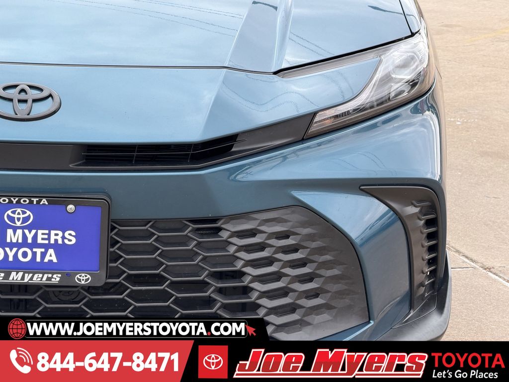 Used 2025 Ocean Gem Toyota SE image 4