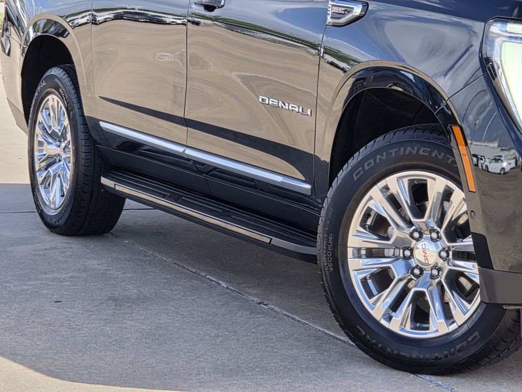 Used 2025 Onyx Black GMC Denali image 11