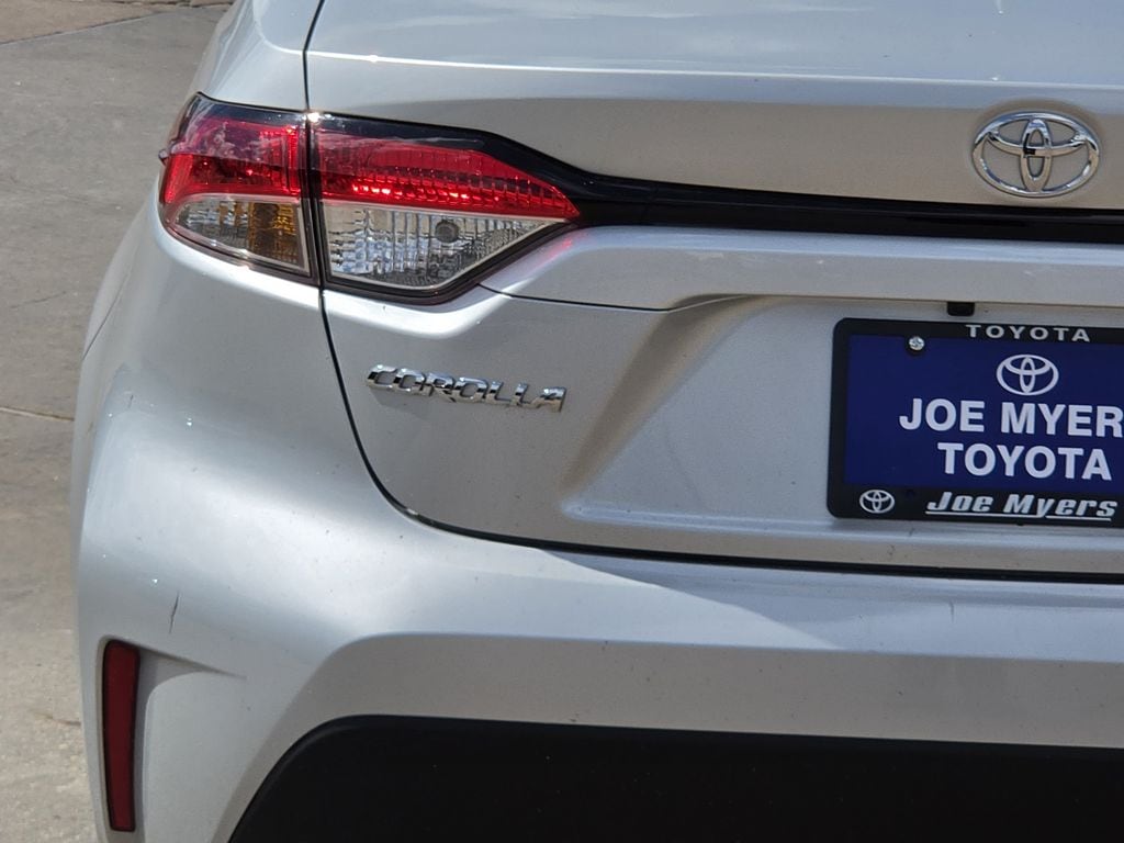 Used 2026 Classic Silver Metallic Toyota LE image 10