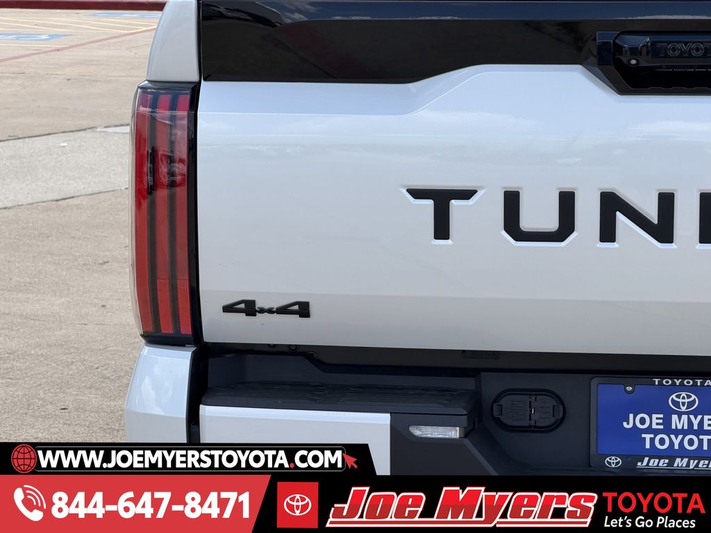 New 2026 Wind Chill Pearl Toyota Platinum image 10