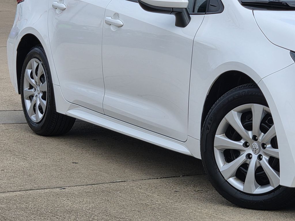 Used 2026 Ice Toyota LE image 12