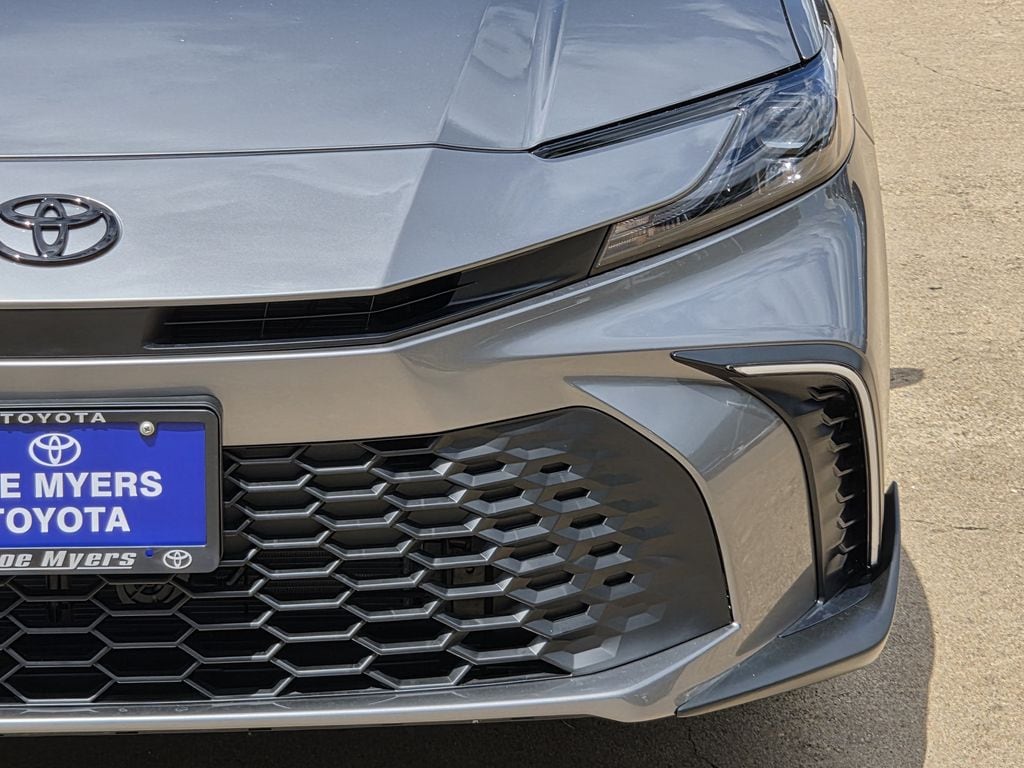 New 2026 Heavy Metallic Toyota SE image 4