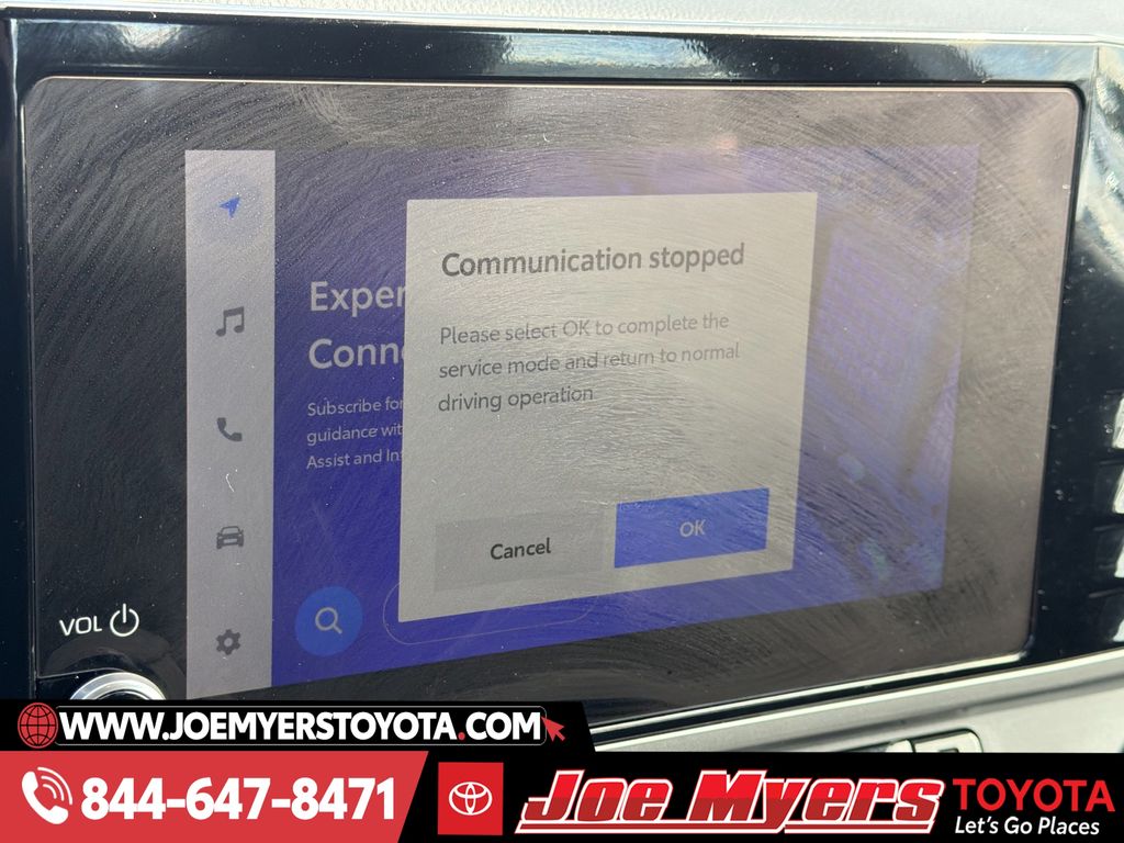 Used 2025 Ice Toyota SE image 18