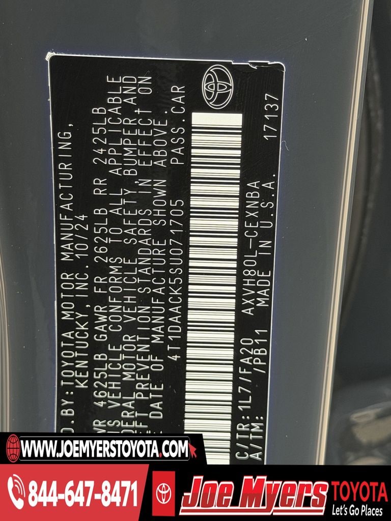 Used 2025 Underground Toyota LE image 31