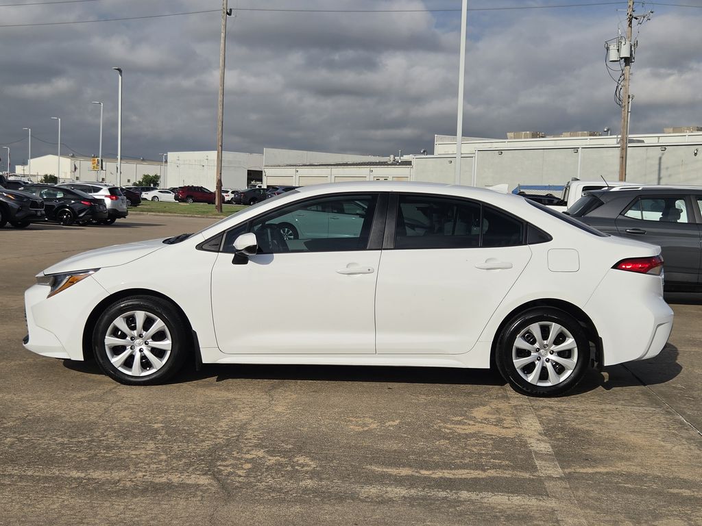 Used 2024 Ice Toyota LE image 6