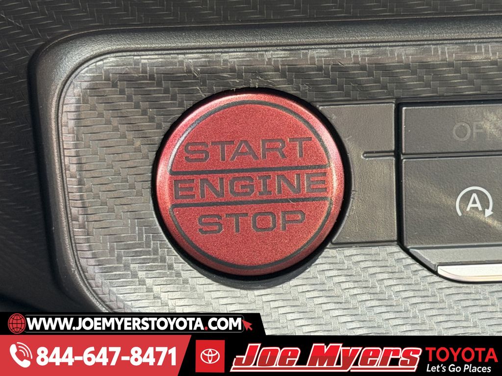 Used 2025 Silver Metallic Ford Ecoboost Premium image 21